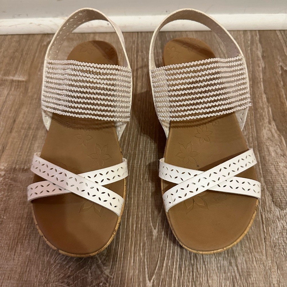Women’s White Skechers Sandals, Size 8 1/2, Wedge Heel